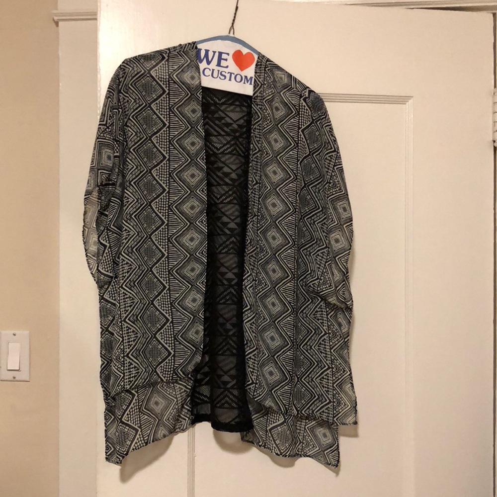 Black and white patterned cover up